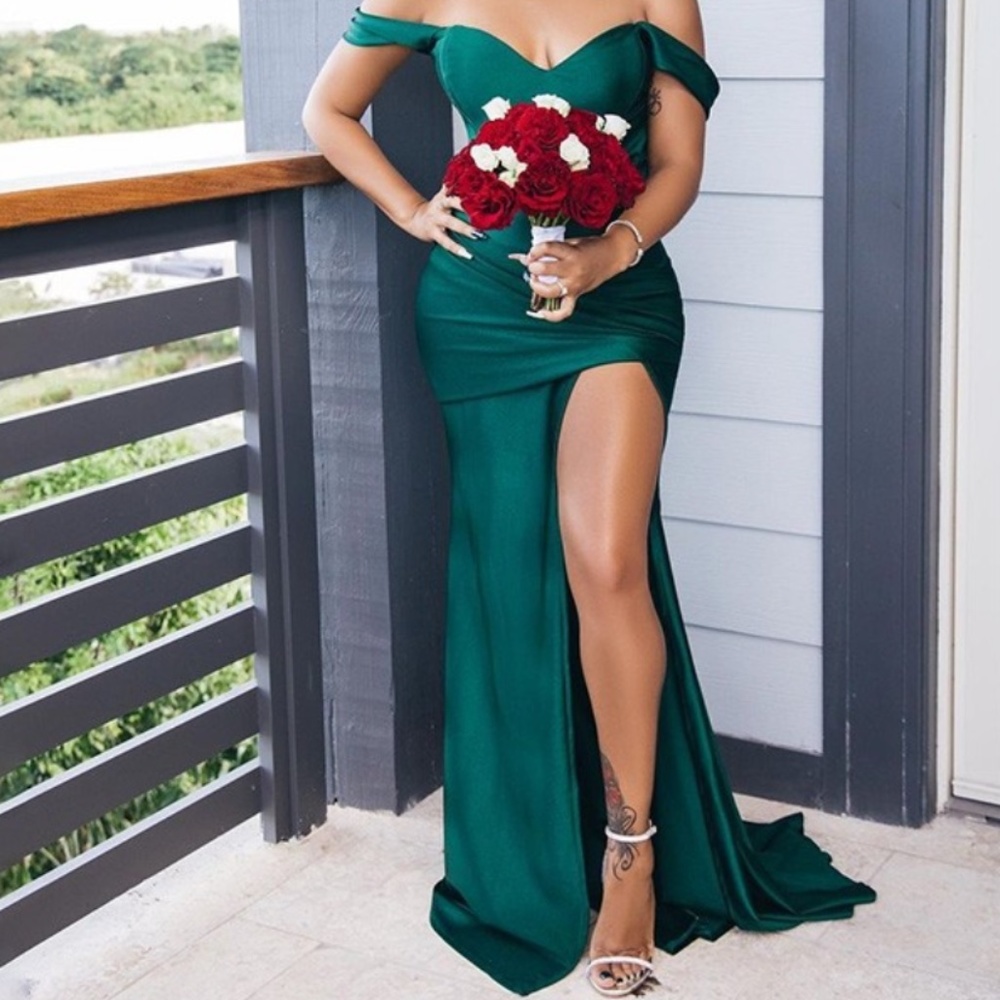 Emerald Green Gown Sz 16 NWT